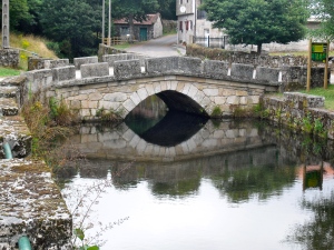 Puente al lado del Monasterio de Osorio (Galicia)